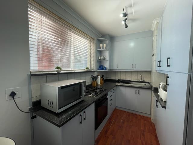 To Let 1 Bedroom Property for Rent in Sea Point Western Cape